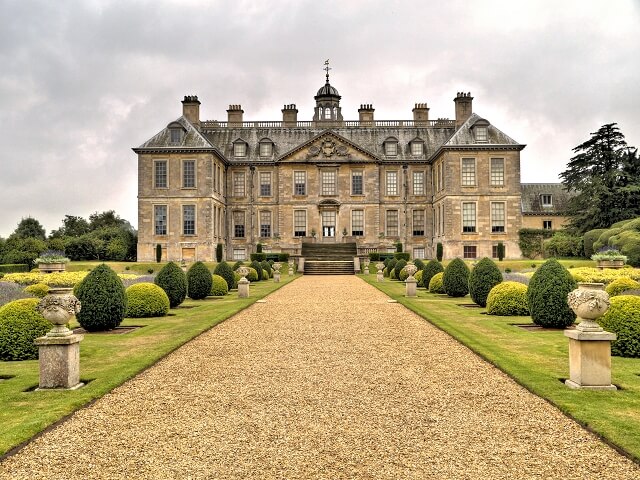 belton-house-rosings-park-bbc-pride-and-prejudice-film-locations-the-curtsy