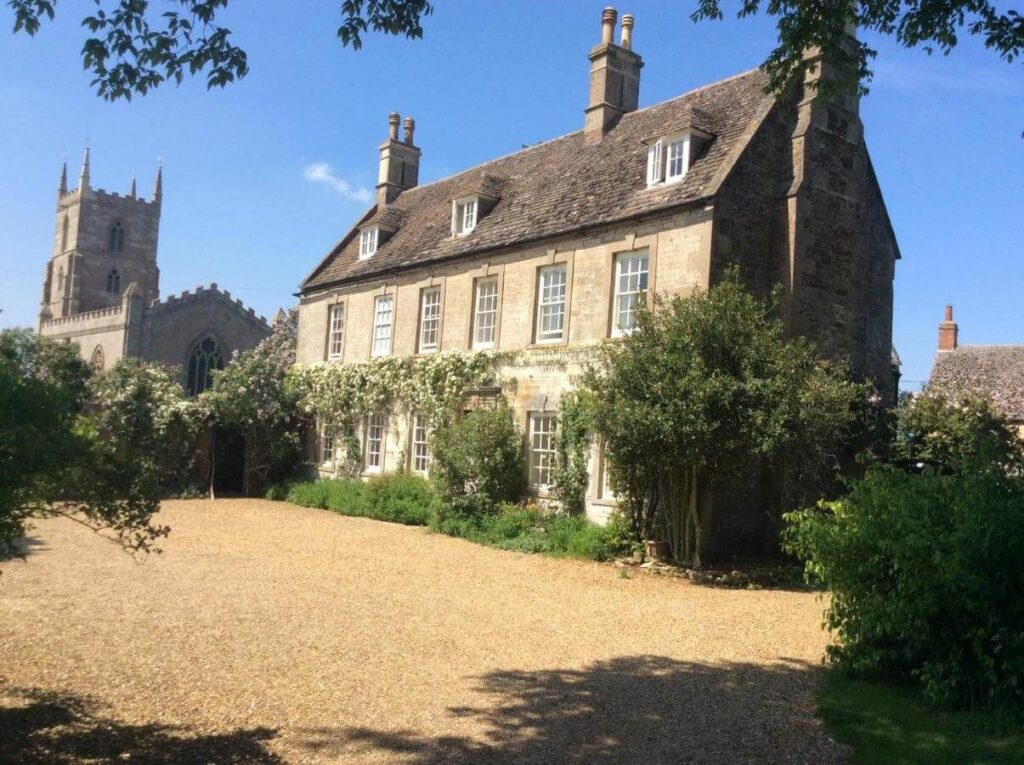 the-old-rectory-hunsford-parsonage-bbc-pride-and-prejudice-film-locations-the-curtsy